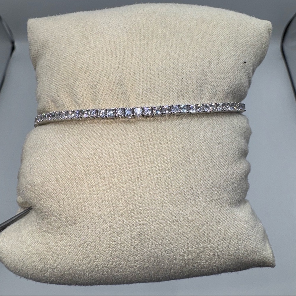14k 4ct Tennis Bracelet - Picture 9 of 14
